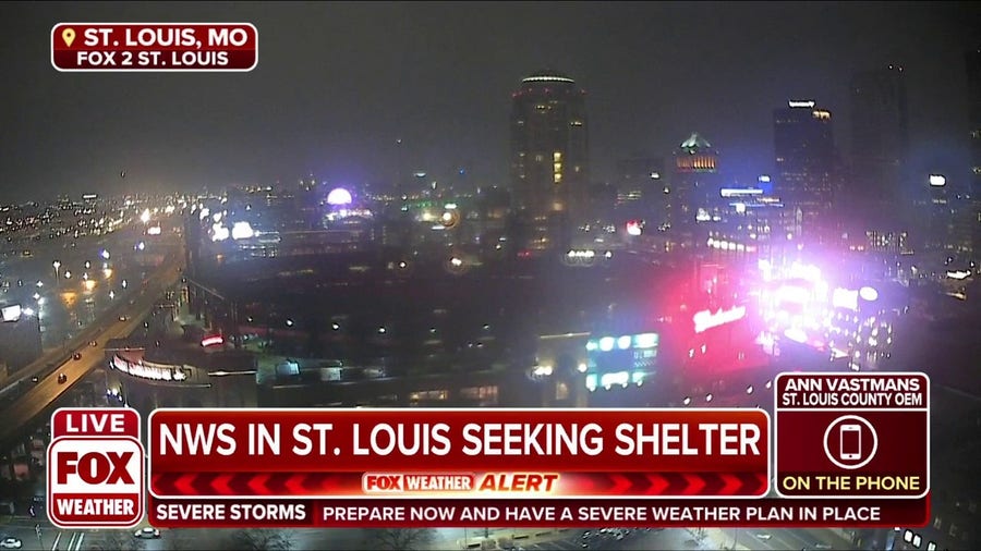 NWS in St. Louis Seeking Shelter as radar-confirmed tornado heads towards metro area