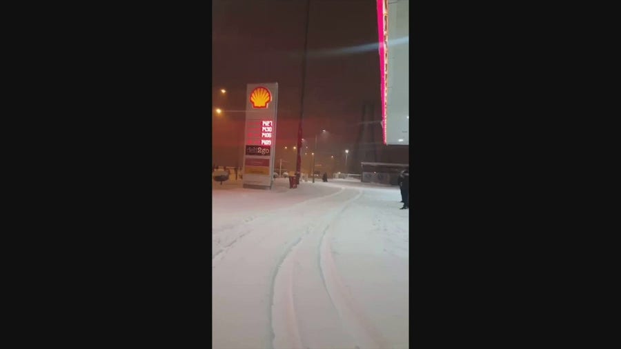 Heavy snow coats roads of Istanbul