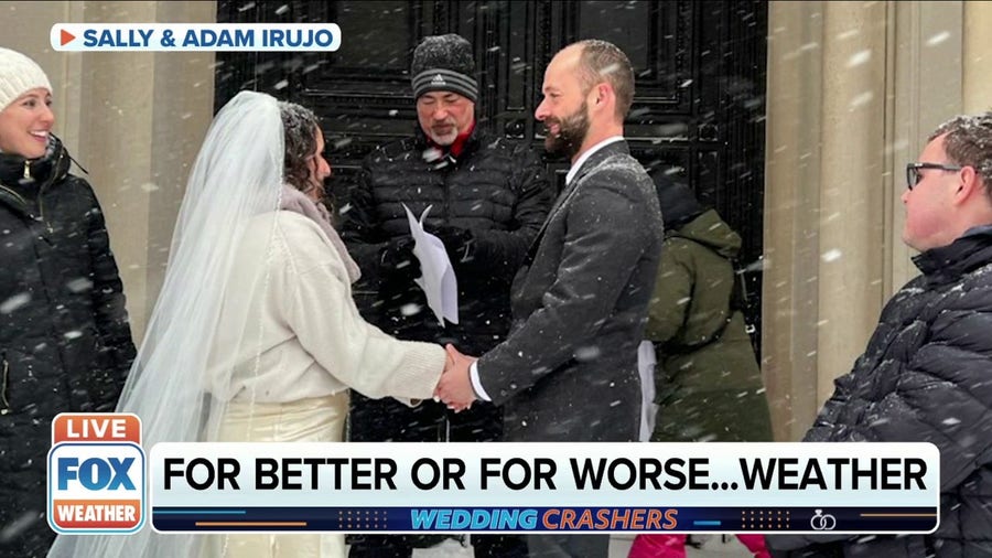 Rhode Island couple gets married outside during major nor'easter