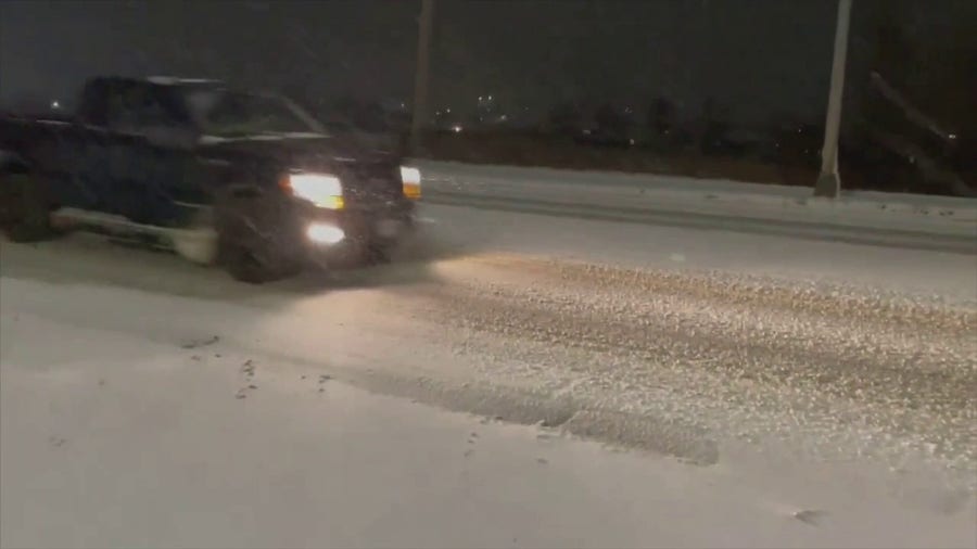 Snowstorm closes schools in Kansas City, Missouri