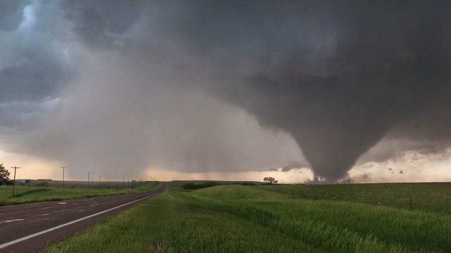 What to do and not to do when driving in a tornado