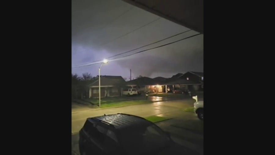 Deadly tornado moves through New Orleans