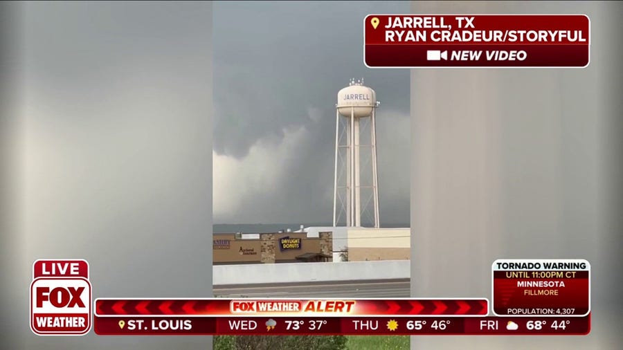 Tornado caught on video hitting Jarrell, Texas