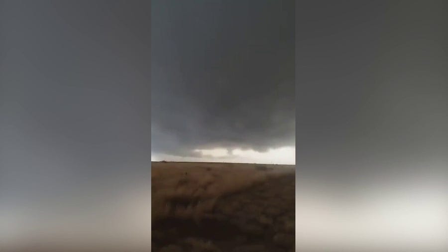 Watch: Woman spots tornado in Morton, TX