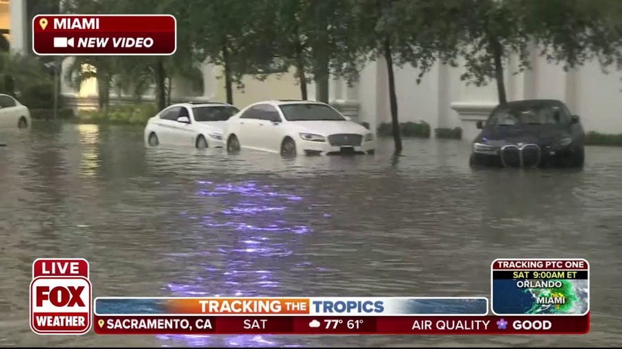 Flooding in Miami Causing Cars to Drift