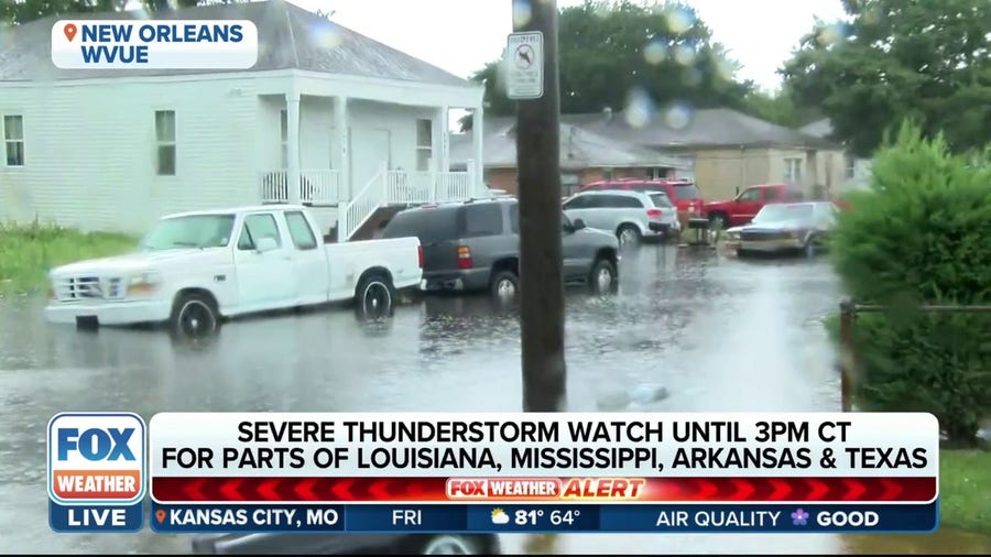 Several vehicles stuck, neighbors trapped from floodwaters in New Orleans