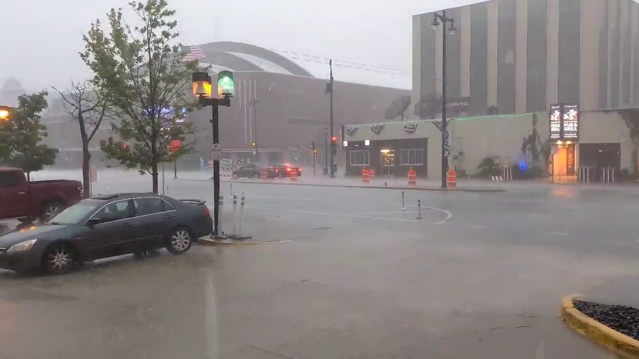 Severe thunderstorm hits Milwaukee, Wisconsin