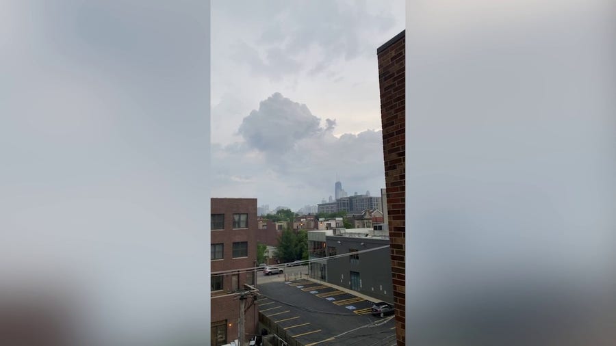 Tornado warning sirens go off in Chicago