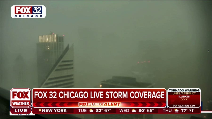 Storm results in 'extremely' low visibility for Chicago