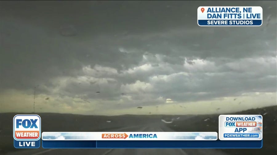 Storm chaser captures rain and storm clouds in western Nebraska