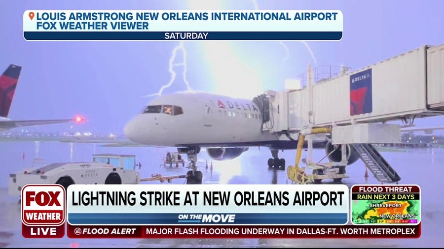 Lightning strikes close to plane at New Orleans airport