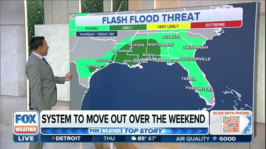 Heavy rain, flash flooding threaten Gulf Coast, Southeast