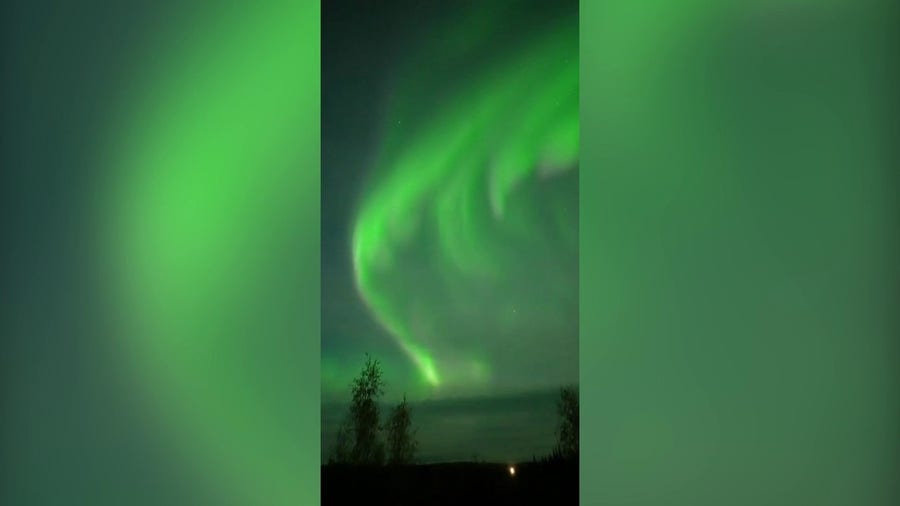 Beautiful northern lights display filmed near Fairbanks, AK