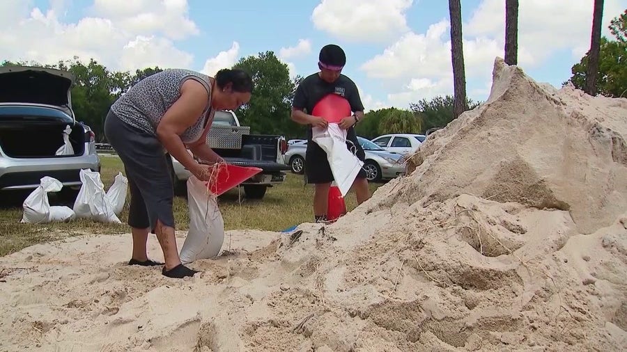 Sandbag sites set up across Central Florida as Ian nears