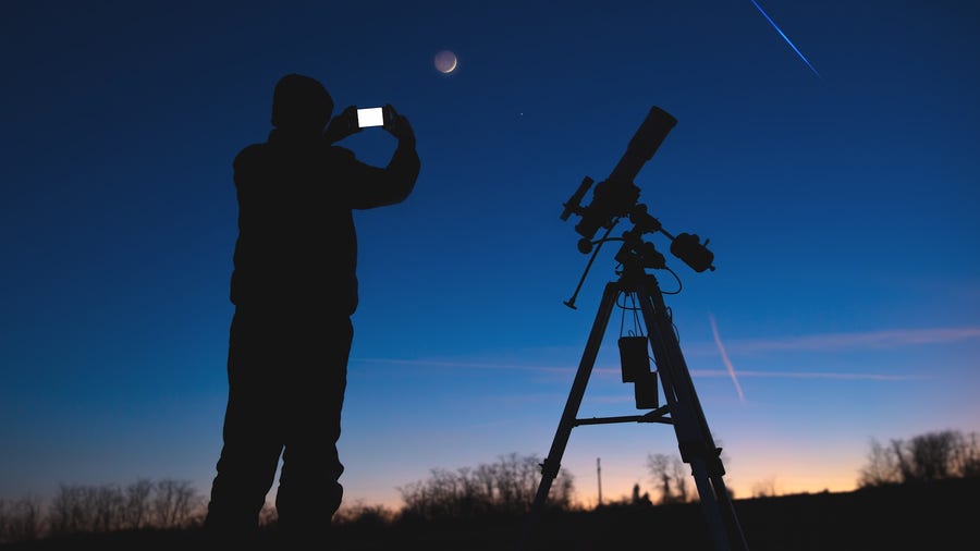 A beginner's guide to photographing the night sky with your camera phone
