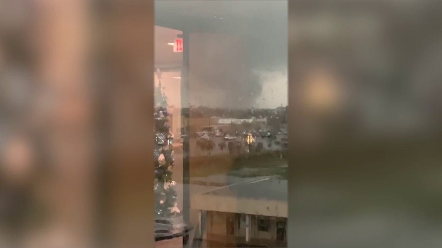 Tornado moves through New Iberia, Louisiana