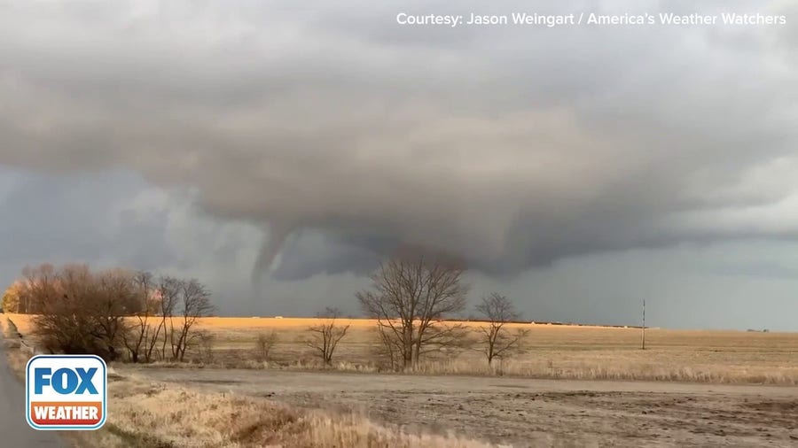 Tornado spotted in Latham, Illinois