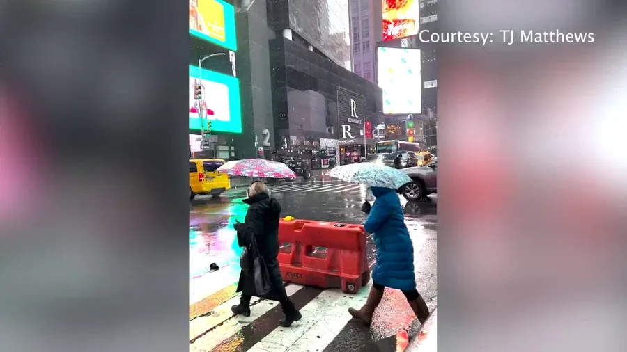 Snow turns into rain in New York City