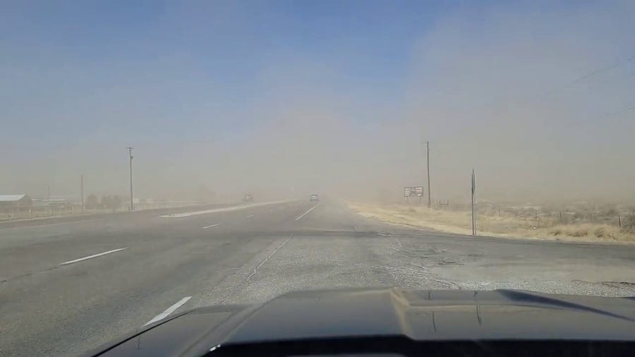 Dust storm creates low visibility in New Mexico