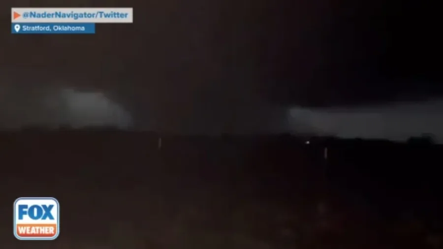 Large wall cloud spotted in south-central Oklahoma