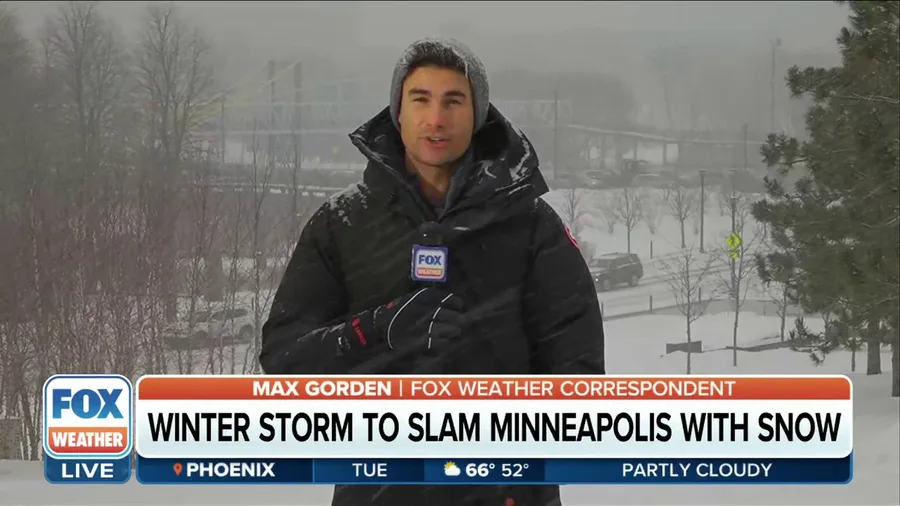 Winter storm blankets Minneapolis in snow, skyline disappears