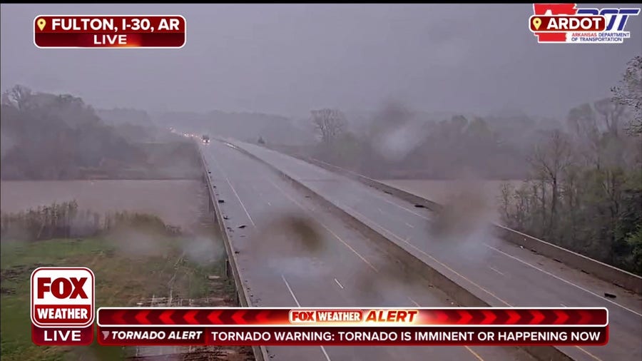 Heavy rain soaks I-30 in Arkansas