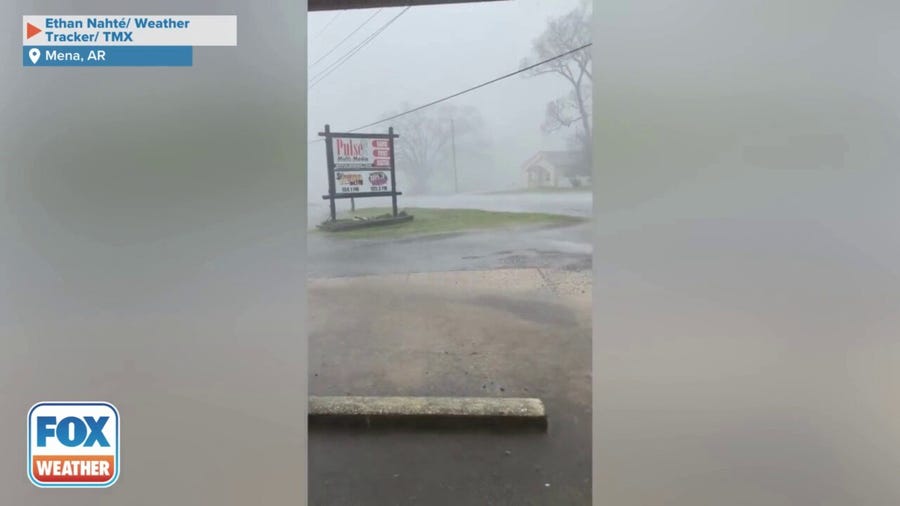 Heavy rain falls in Mena, Arkansas