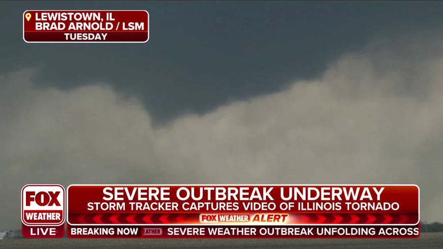 Storm tracker describes catching Illinois tornado as it was forming
