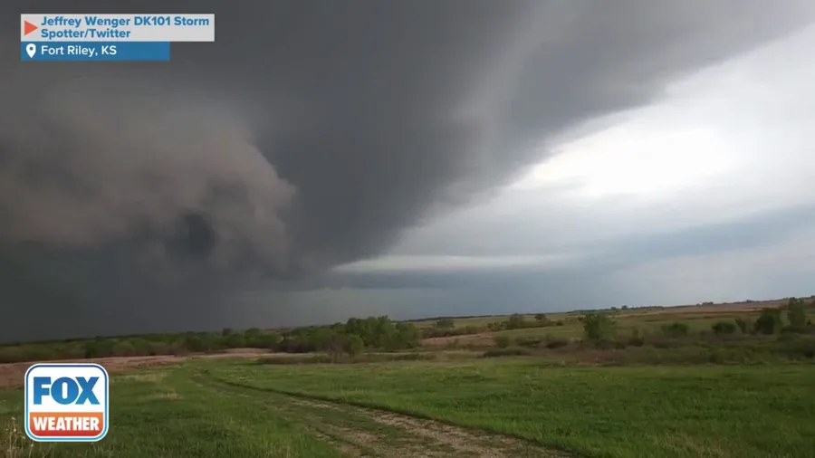 Wall cloud spotted in Fort Riley, Kansas