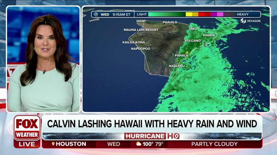 Tropical Storm Calvin passing south of Hawaii