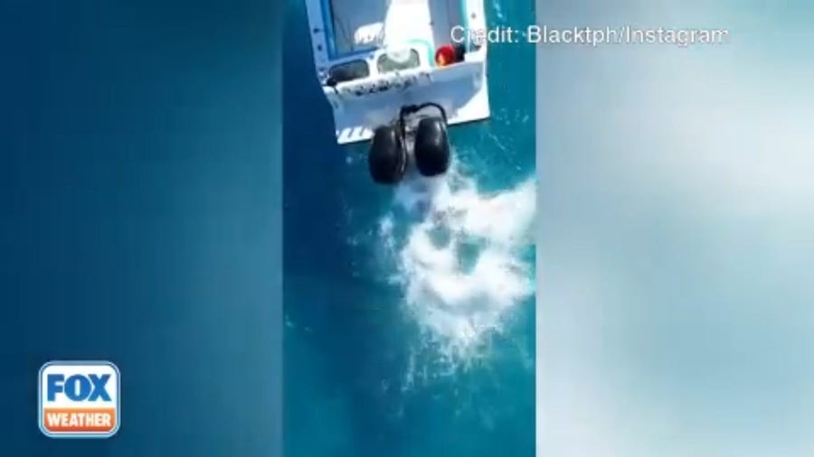 Watch shark attack boat 8 times