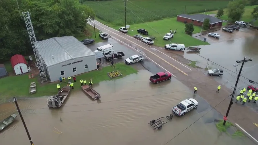 Drone footage shows major flooding in northwest Tennessee