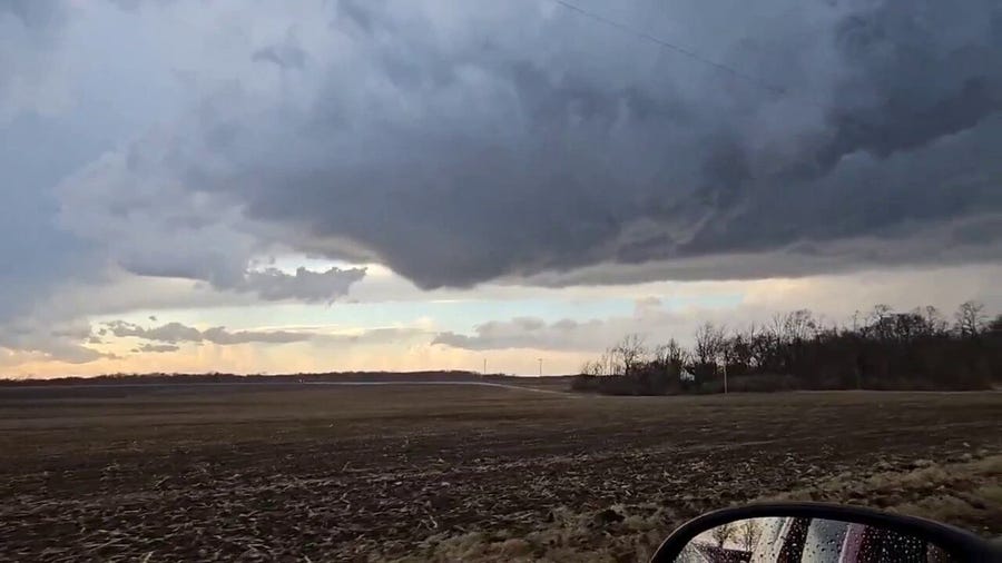 Tornado spotted near Henry, IL