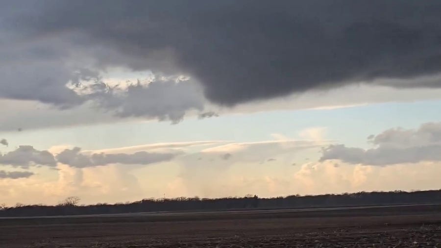 Tornado spotted near Henry, IL