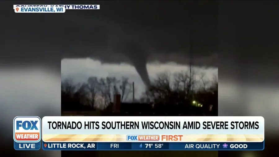 Tornado hits southern Wisconsin amid severe storms