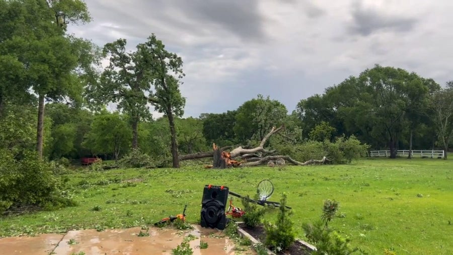 Watch: Damage reported in Santa Fe, Texas, after severe weather rolls through Wednesday