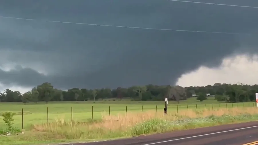 Massive wedge tornado spotted near Madisonville, Texas