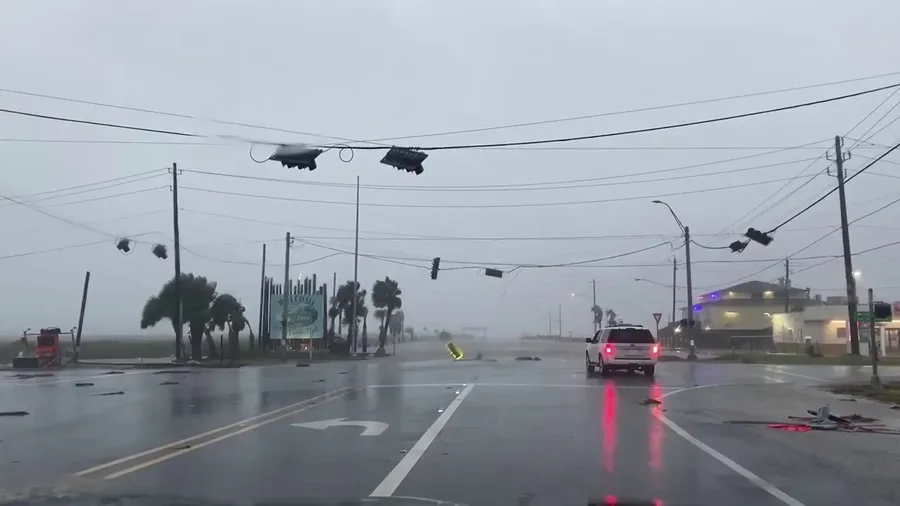 Traffic light falls during Hurricane Beryl winds in Surfside Beach, Texas