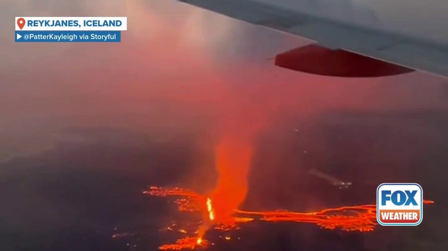 Airline passengers witness ongoing Iceland volcanic eruption