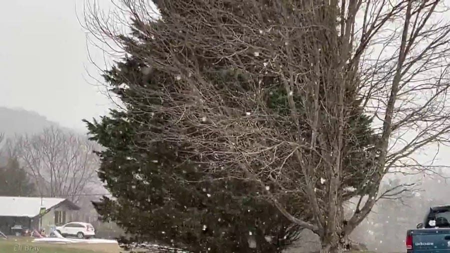 Snow and sleet fall at same time in eastern Tennessee