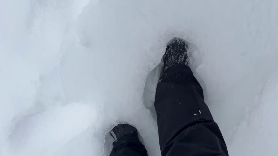 FOX Weather's Brandy Campbell gives 'crunchy' snow demonstration in Louisville