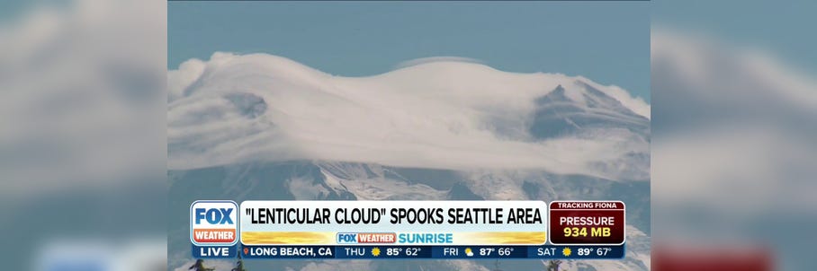 "Lenticular Cloud" spooks Seattle