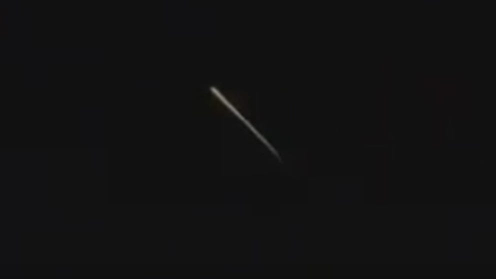 SpaceX capsule comes back to Earth as seen over Georgia. (Credit: Trevor Mahlmann via Storyful)
