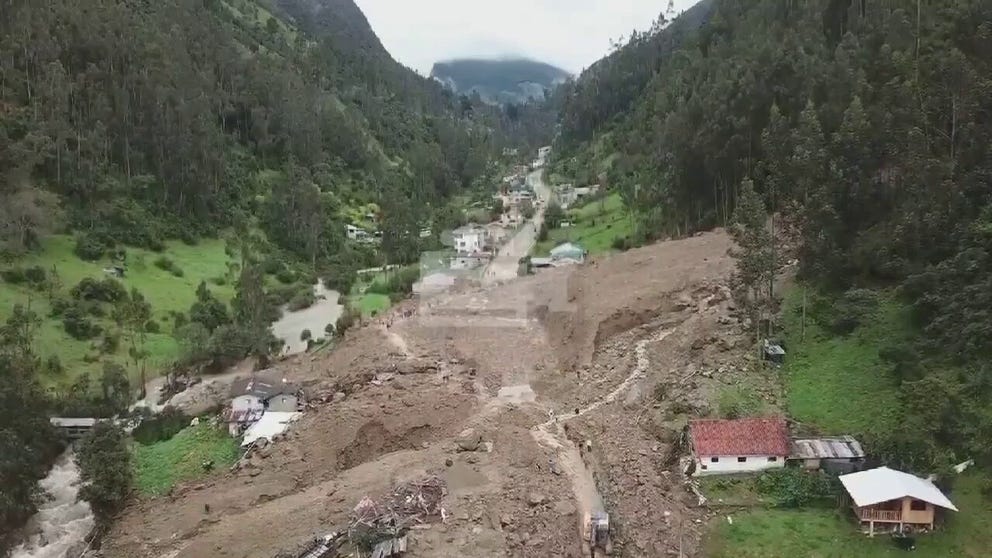 Heavy rains triggered landslides across the Sayausi area of the Azuay Province on Sunday. Authorities so far recovered four bodies. Take a look at the mud covering homes through the valley.