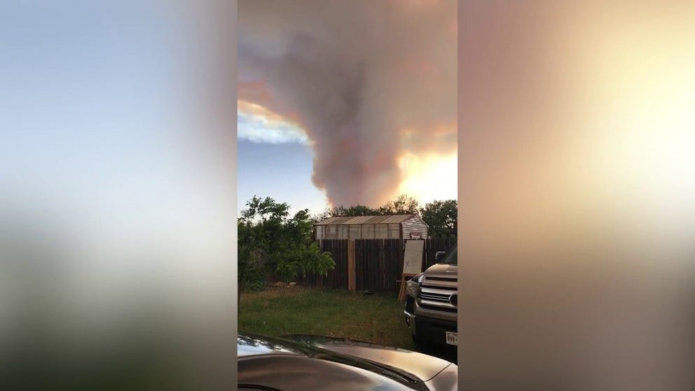 Ash from Mesquite Heat Fire drops onto vehicles in Potosi, Texas