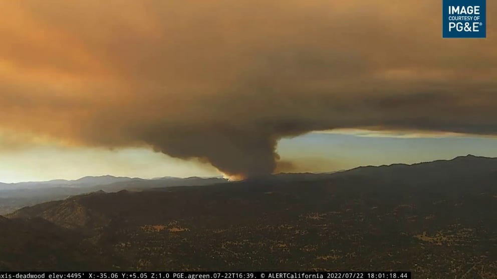 Timelapse of the growing Oak Fire in California