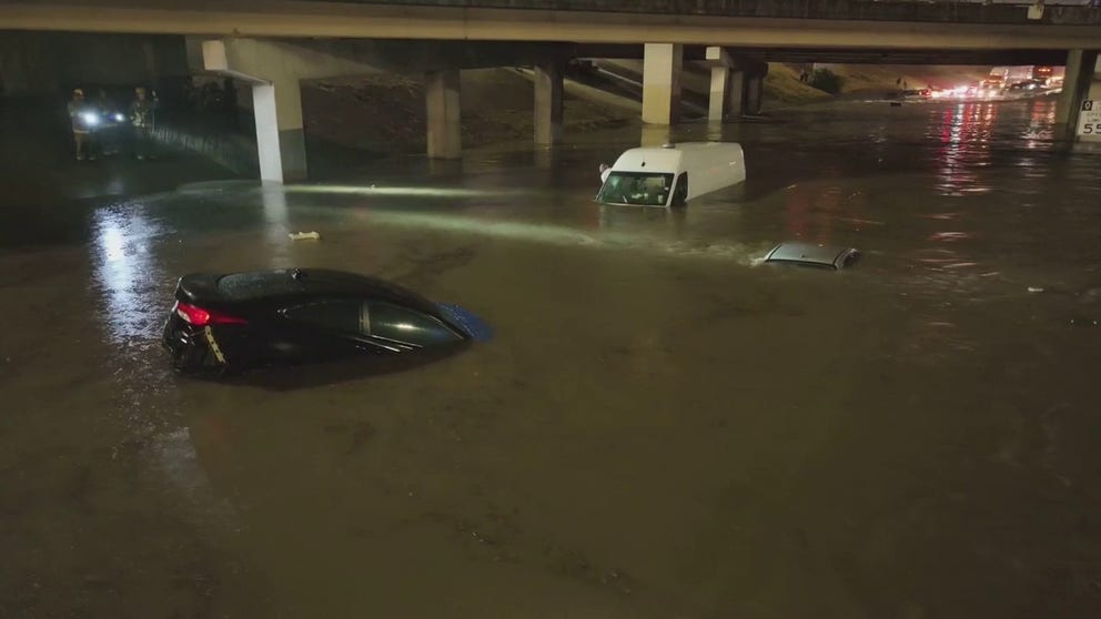 At least 1 dead after storms dump - Play 5dbf003d300177c 18101247490