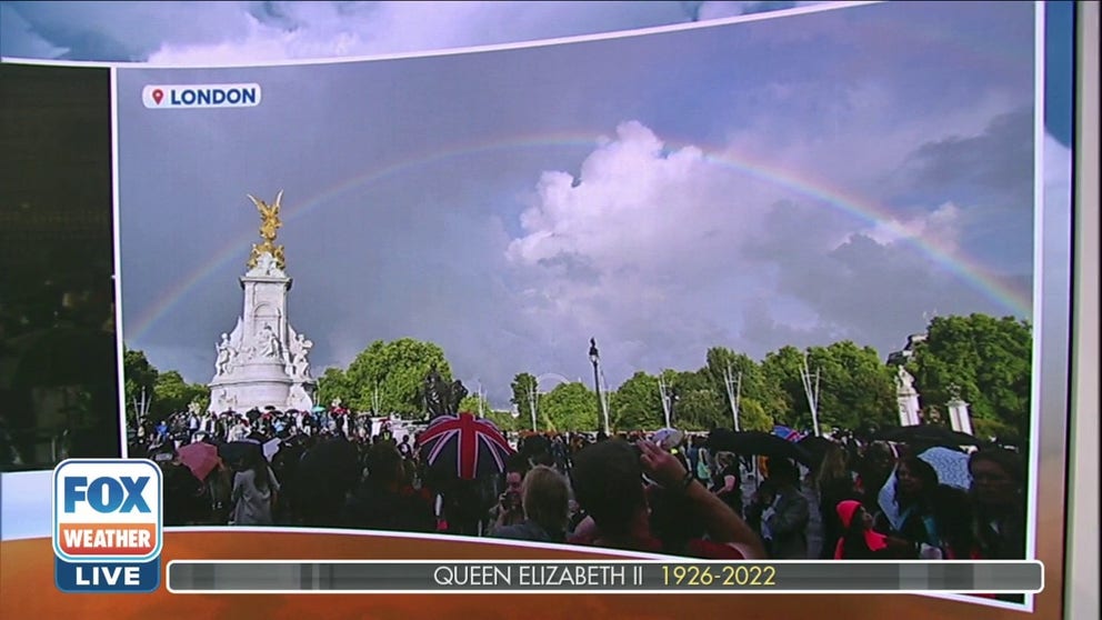 Around the time of Queen Elizabeth's death on Thursday, a rainbow appeared over Buckingham Palace. The Queen was 96 years old. 