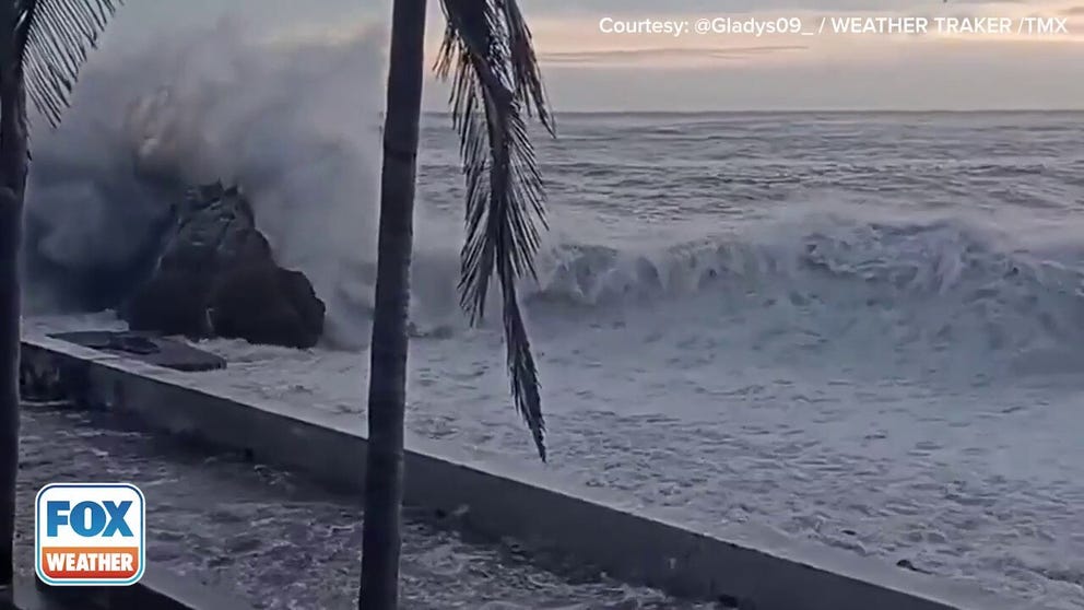 Waves crash as then-Hurricane Kay causes rough seas near near Mazatlán, Mexico on Thursday. (Video: @Gladys09_ / WEATHER TRAKER /TMX)