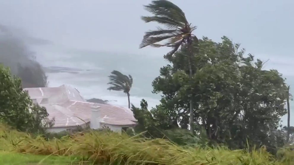 Hurricane Fiona slams Bermuda with strong winds, rain | Latest Weather ...